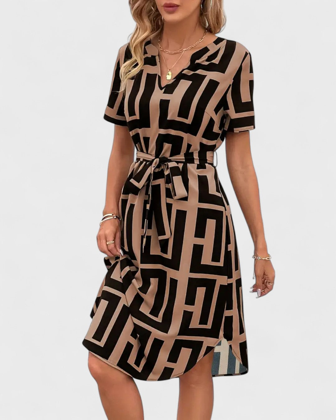 Robe midi imprimée géométrique avec ceinture