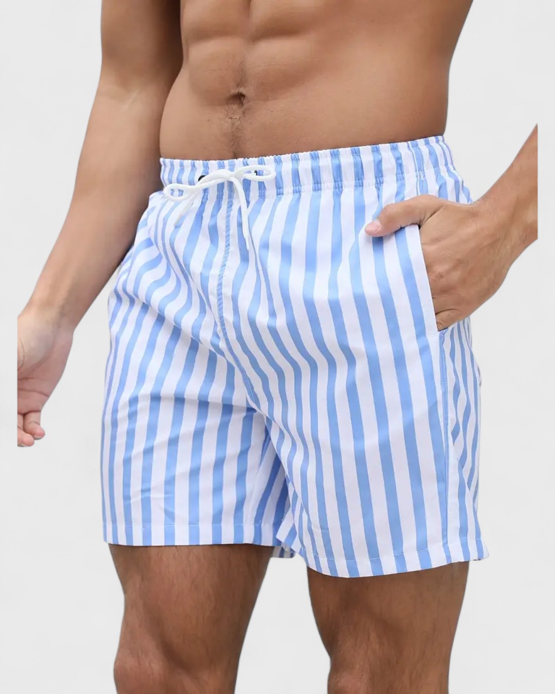 Short de bain rayé bleu et blanc