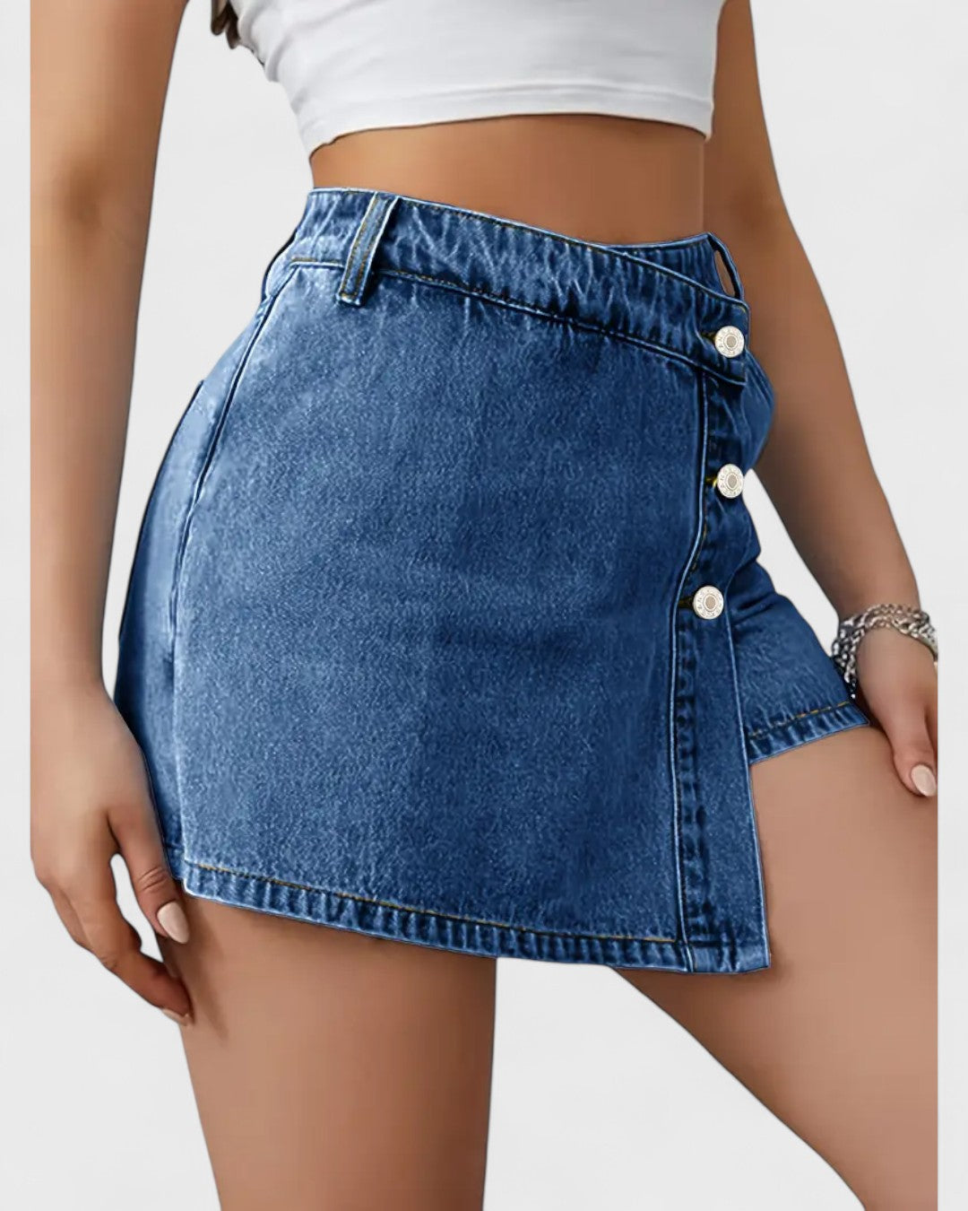 Short en jean asymétrique pour femme