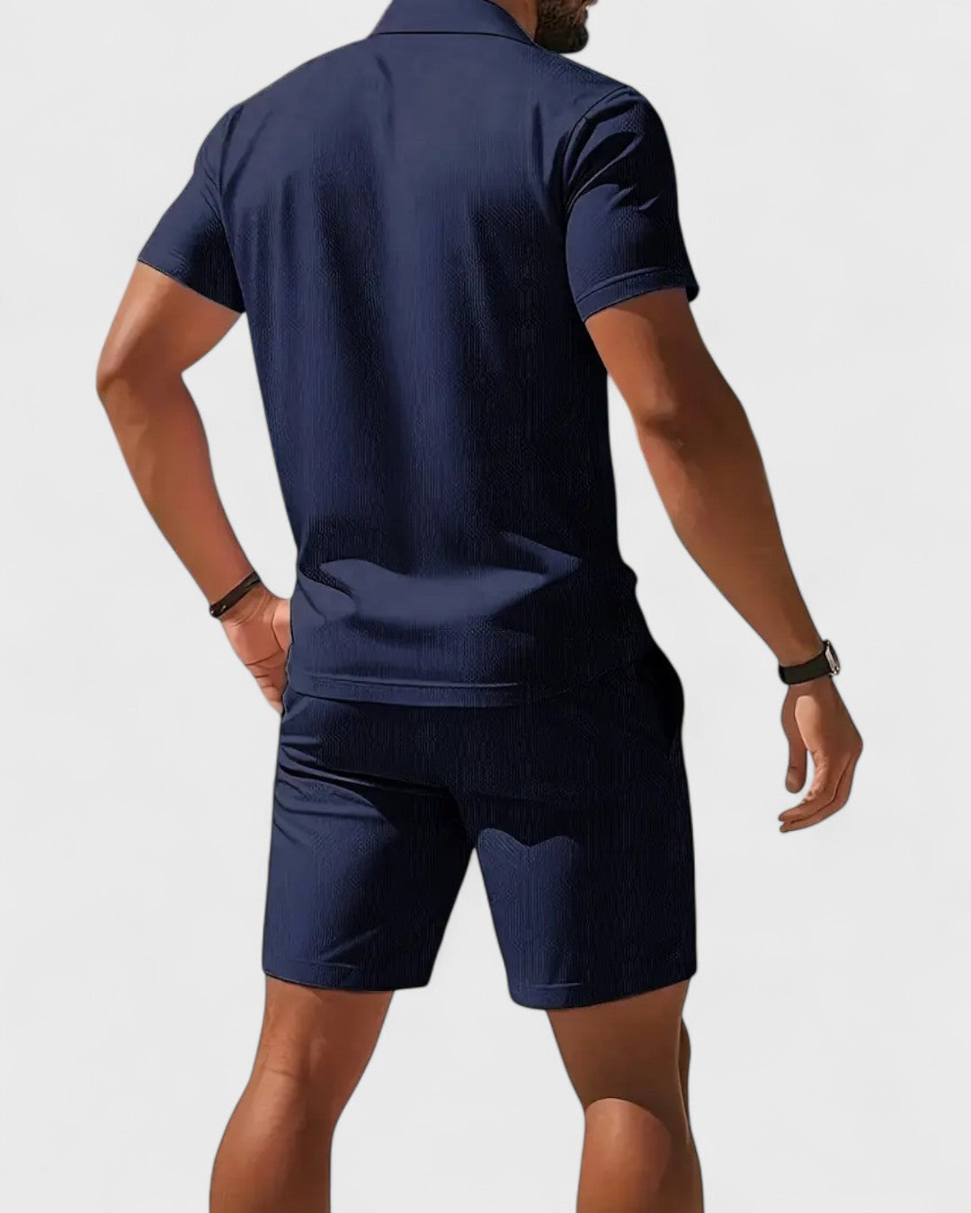 Ensemble polo maille légère et short d’été