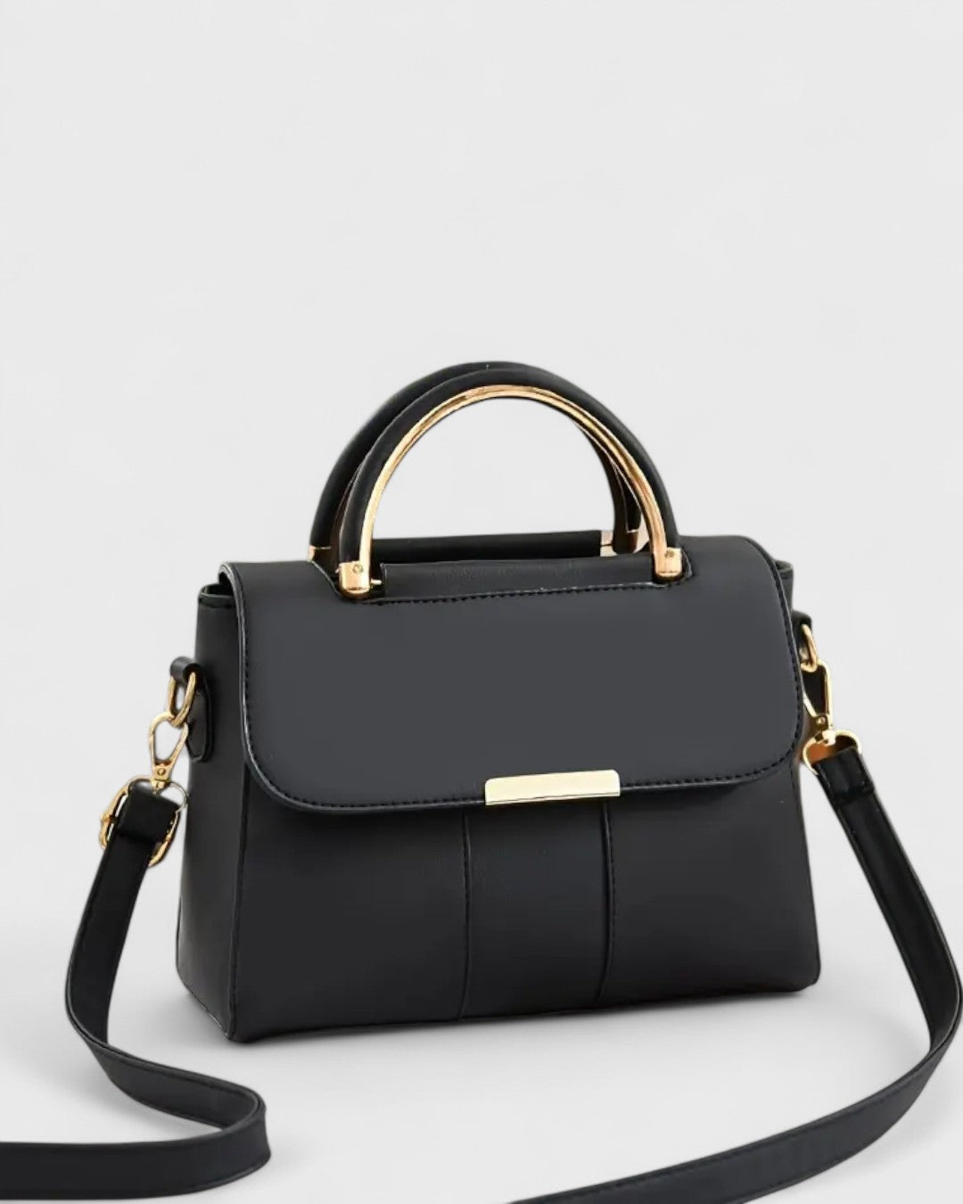 Sac à main raffiné avec poignée dorée