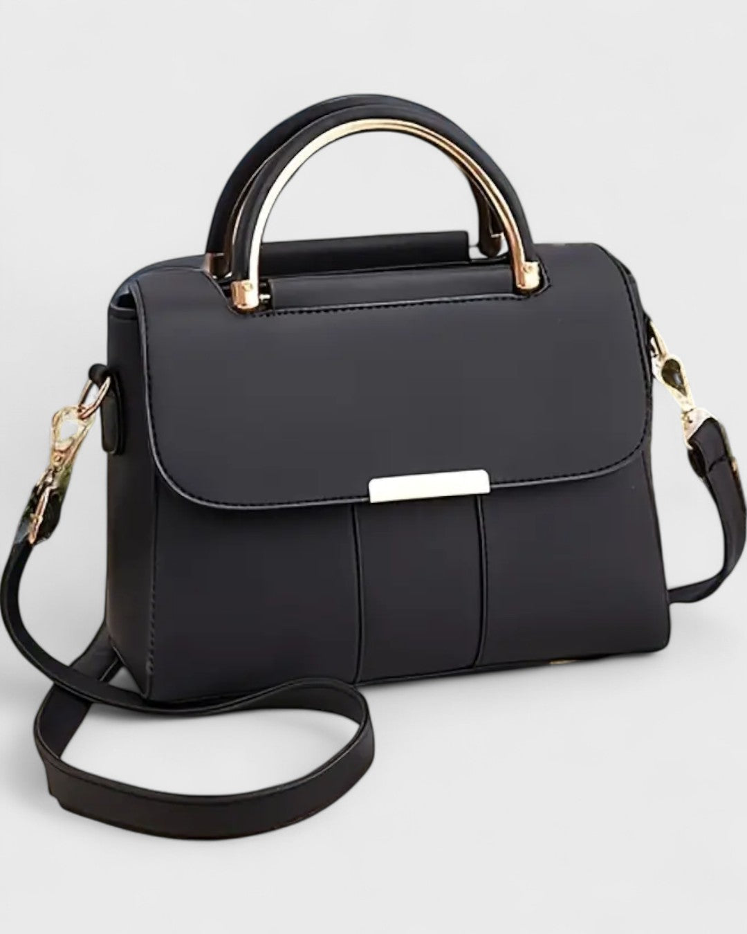 Sac à main raffiné avec poignée dorée