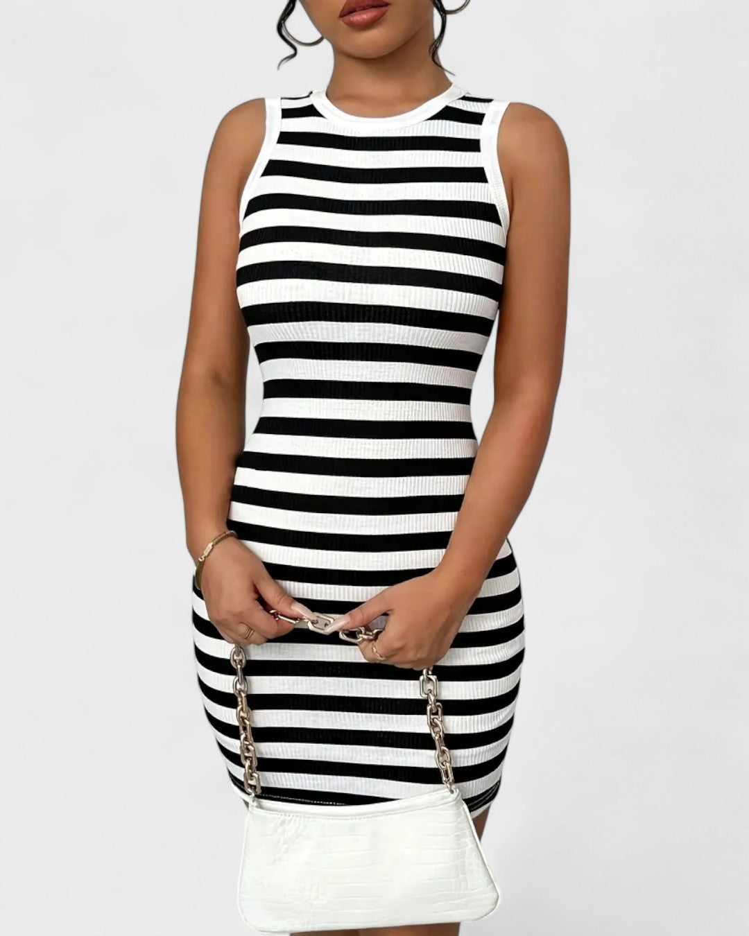 Robe courte rayée sans manches
