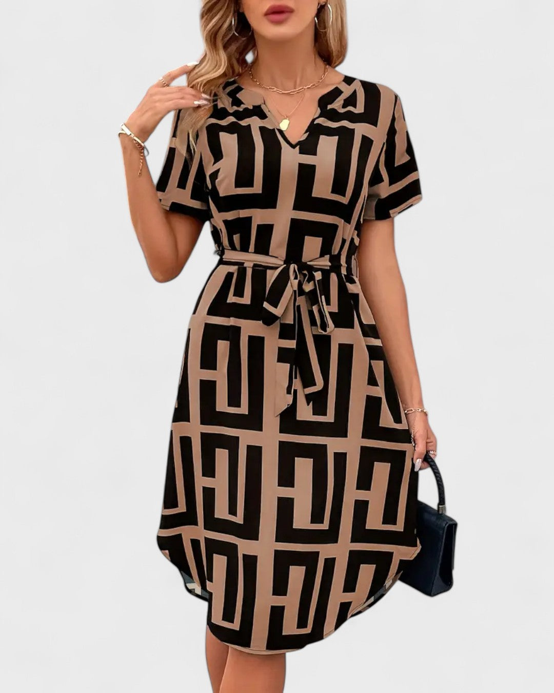 Robe midi imprimée géométrique avec ceinture