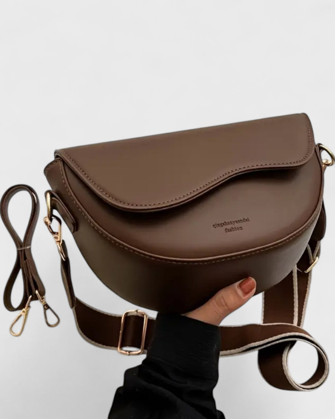 Sac bandoulière demi-lune au charme minimaliste