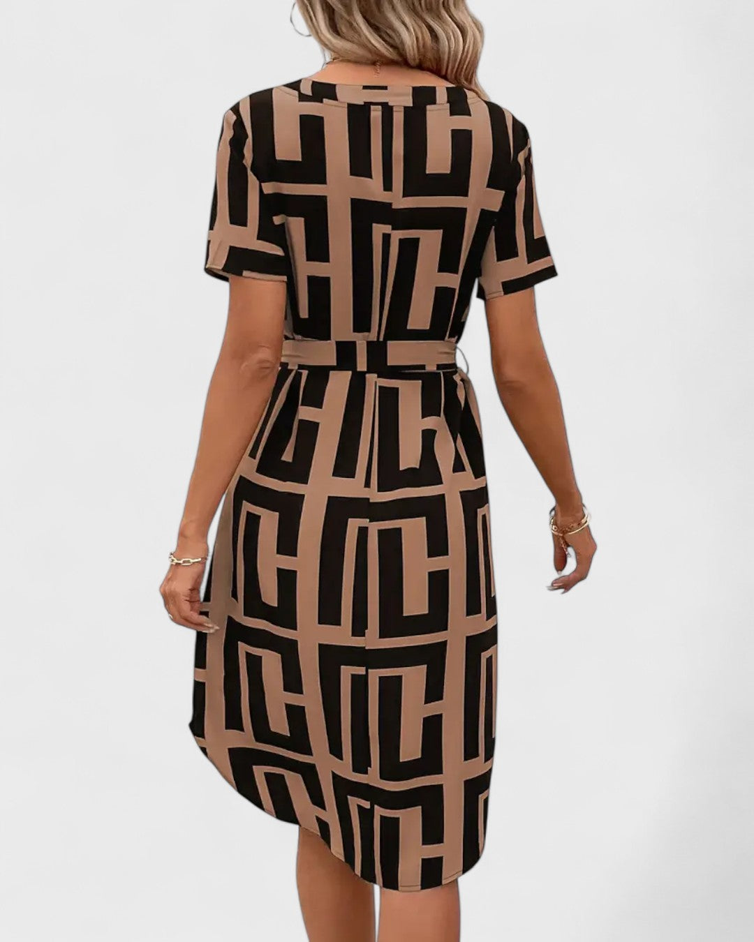 Robe midi imprimée géométrique avec ceinture