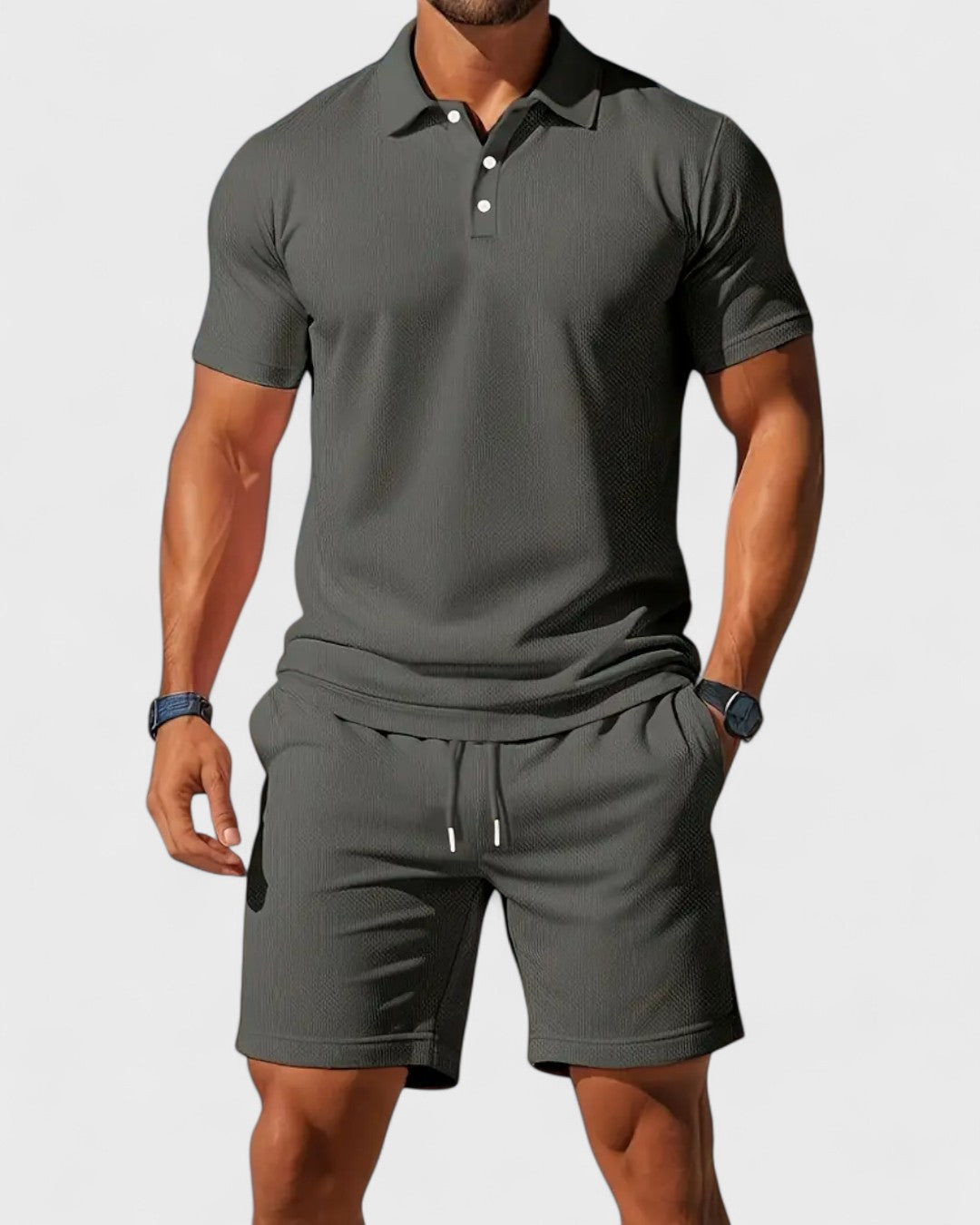 Ensemble polo maille légère et short d’été