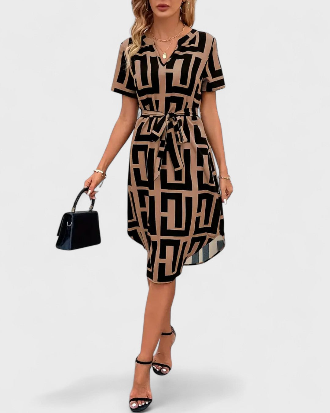 Robe midi imprimée géométrique avec ceinture