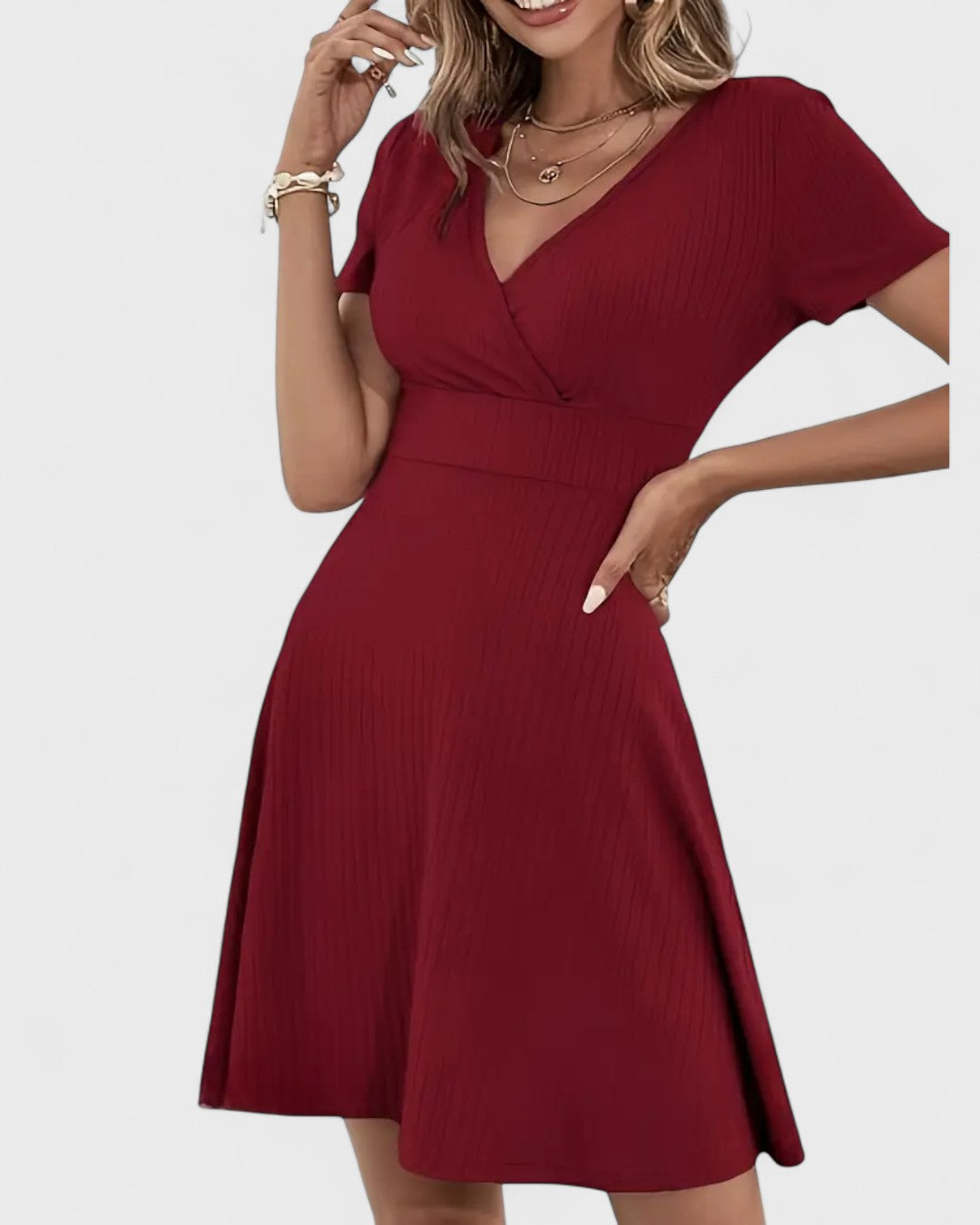 Robe côtelée à col cache-cœur et taille cintrée