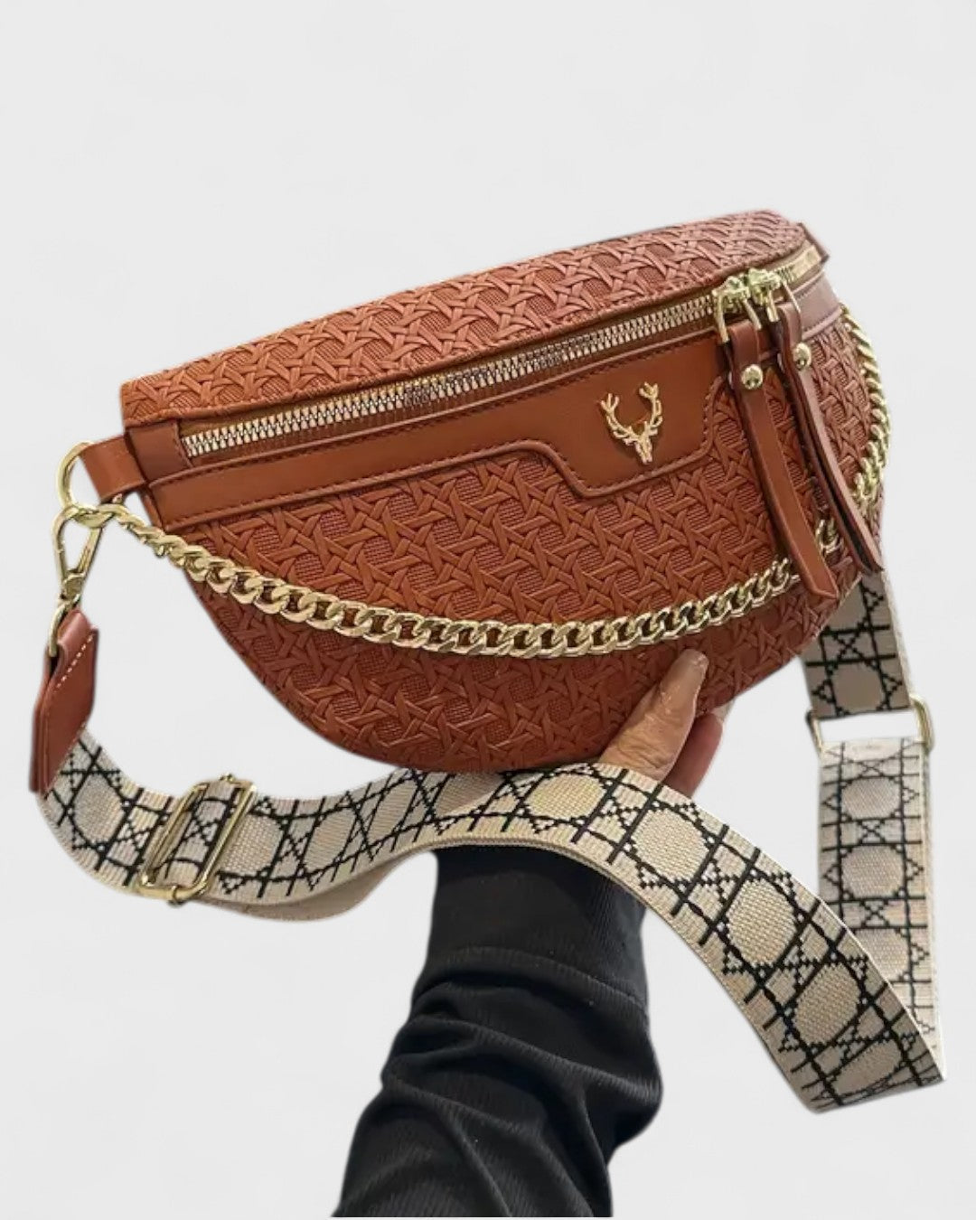 Mireille | Sac banane texturé avec chaîne dorée