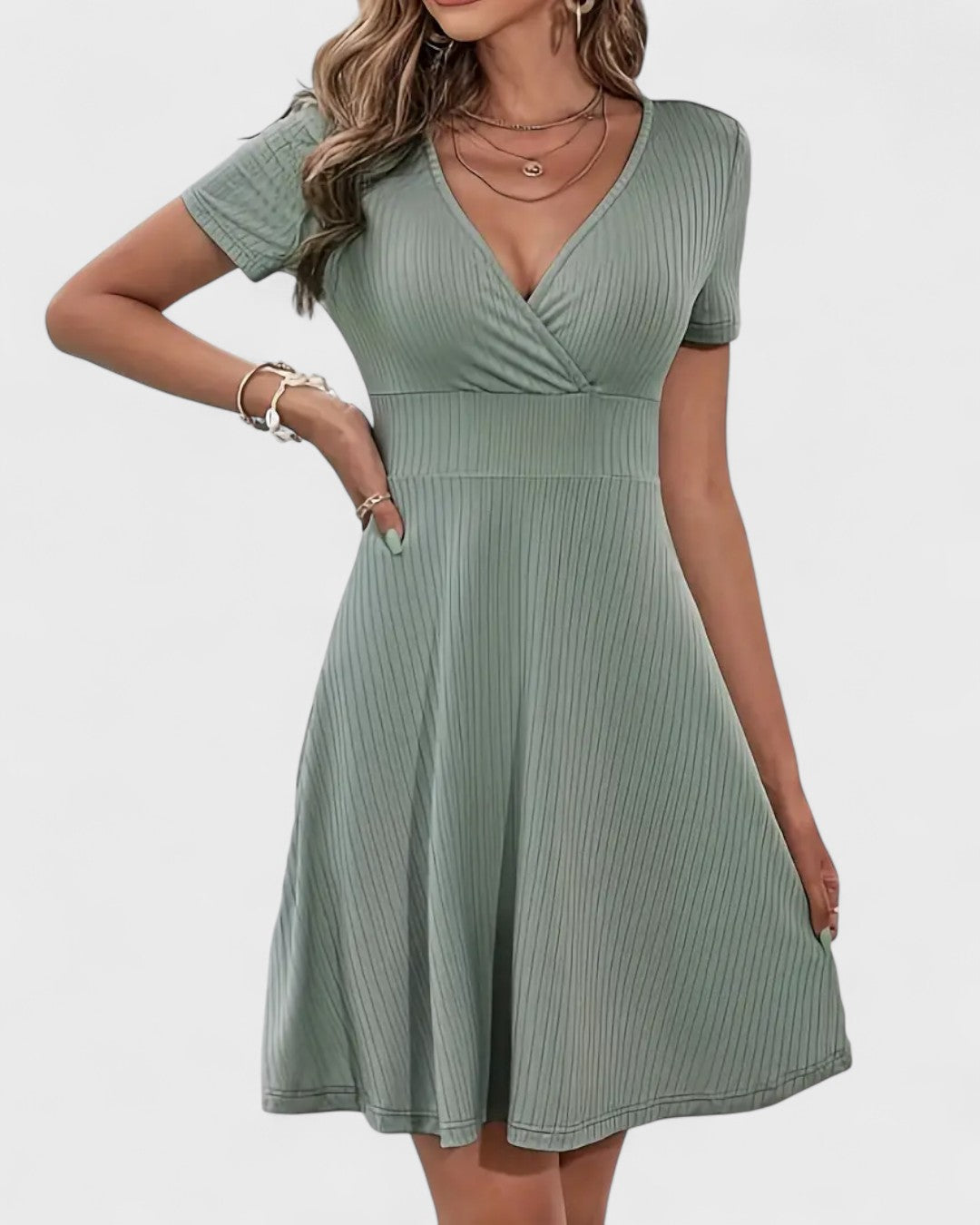 Robe côtelée à col cache-cœur et taille cintrée