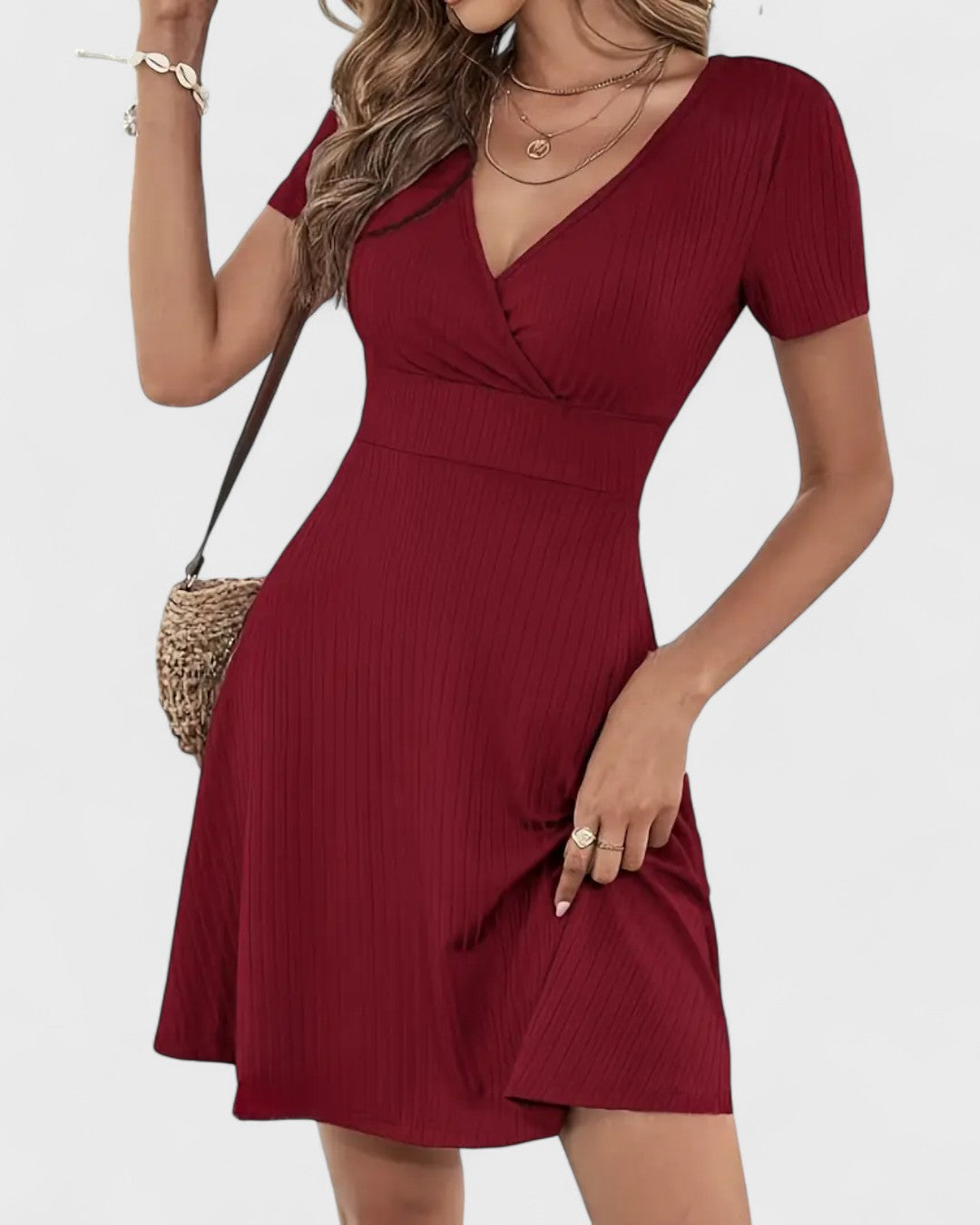 Robe côtelée à col cache-cœur et taille cintrée